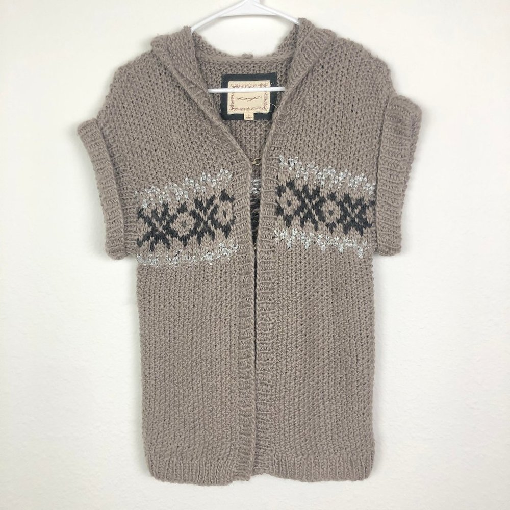 Anthropologie Kenji Hooded Short Sleeve Seater